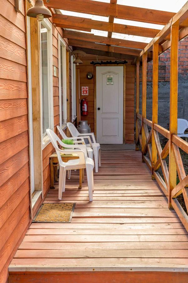 Hostal Y Cabanas Ainil 蓬塔阿雷纳斯 外观 照片