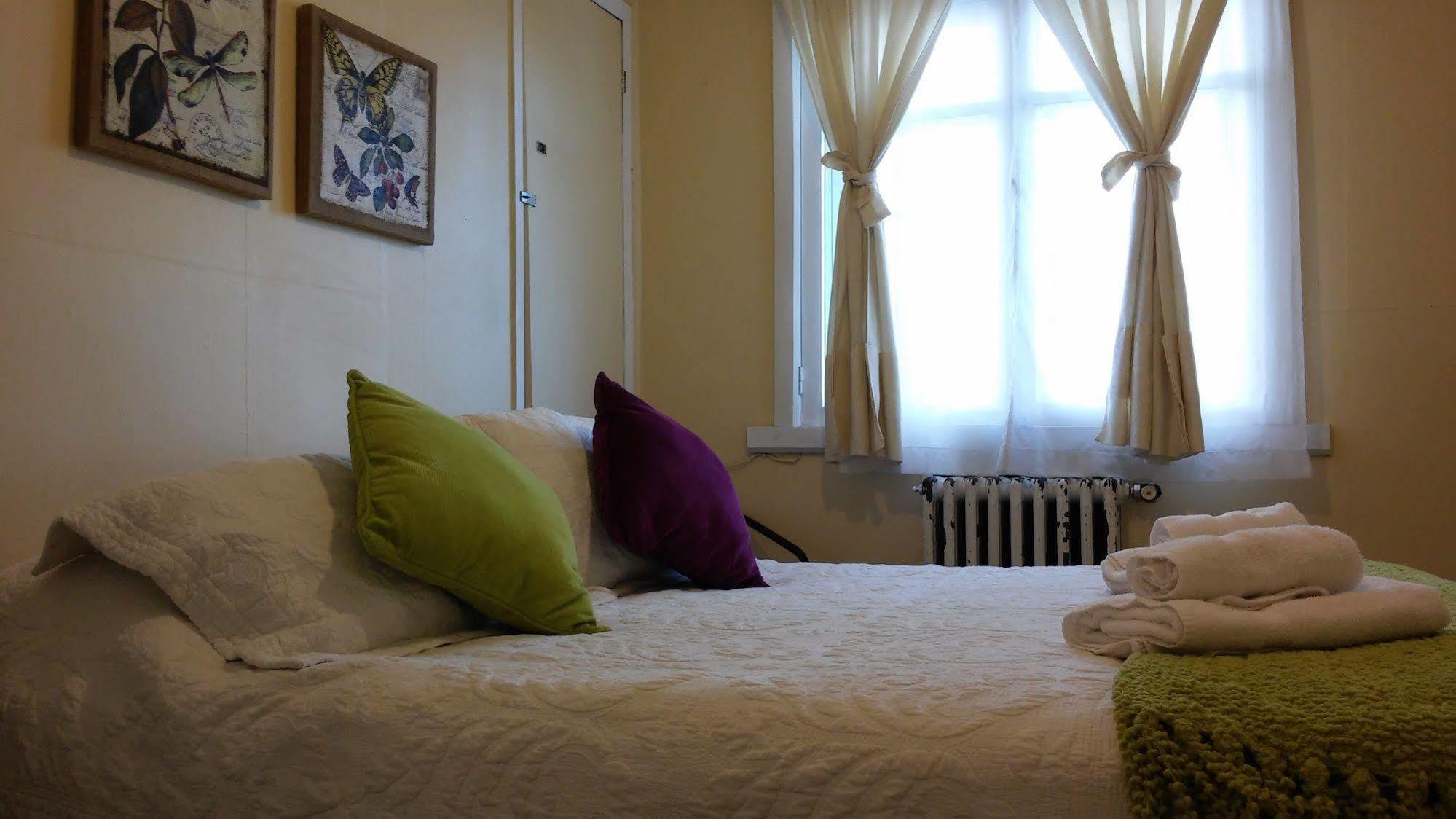 Hostal Y Cabanas Ainil 蓬塔阿雷纳斯 外观 照片