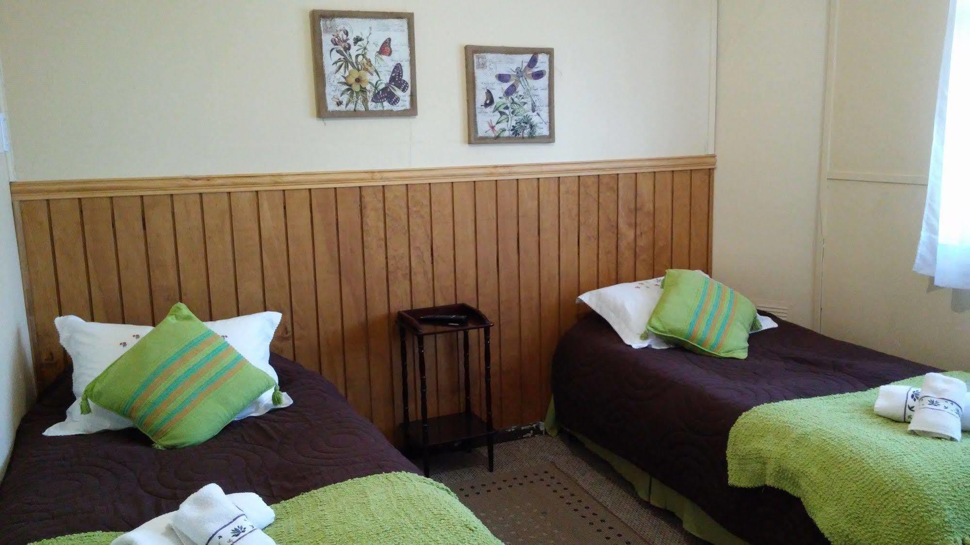 Hostal Y Cabanas Ainil 蓬塔阿雷纳斯 外观 照片