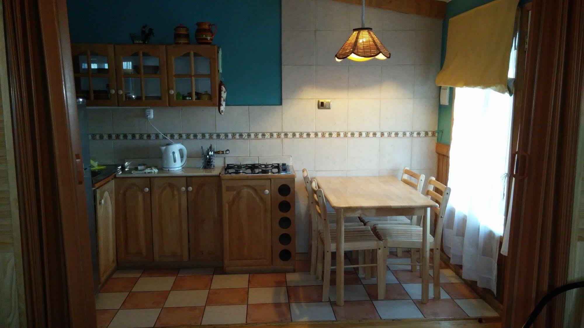 Hostal Y Cabanas Ainil 蓬塔阿雷纳斯 外观 照片