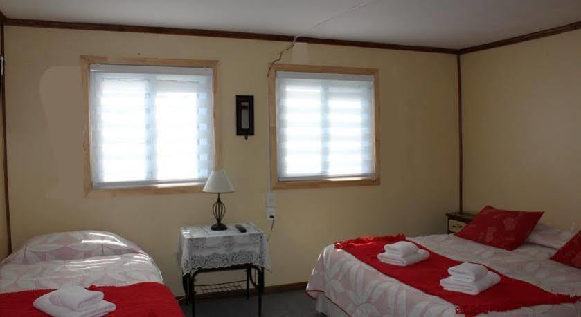 Hostal Y Cabanas Ainil 蓬塔阿雷纳斯 外观 照片