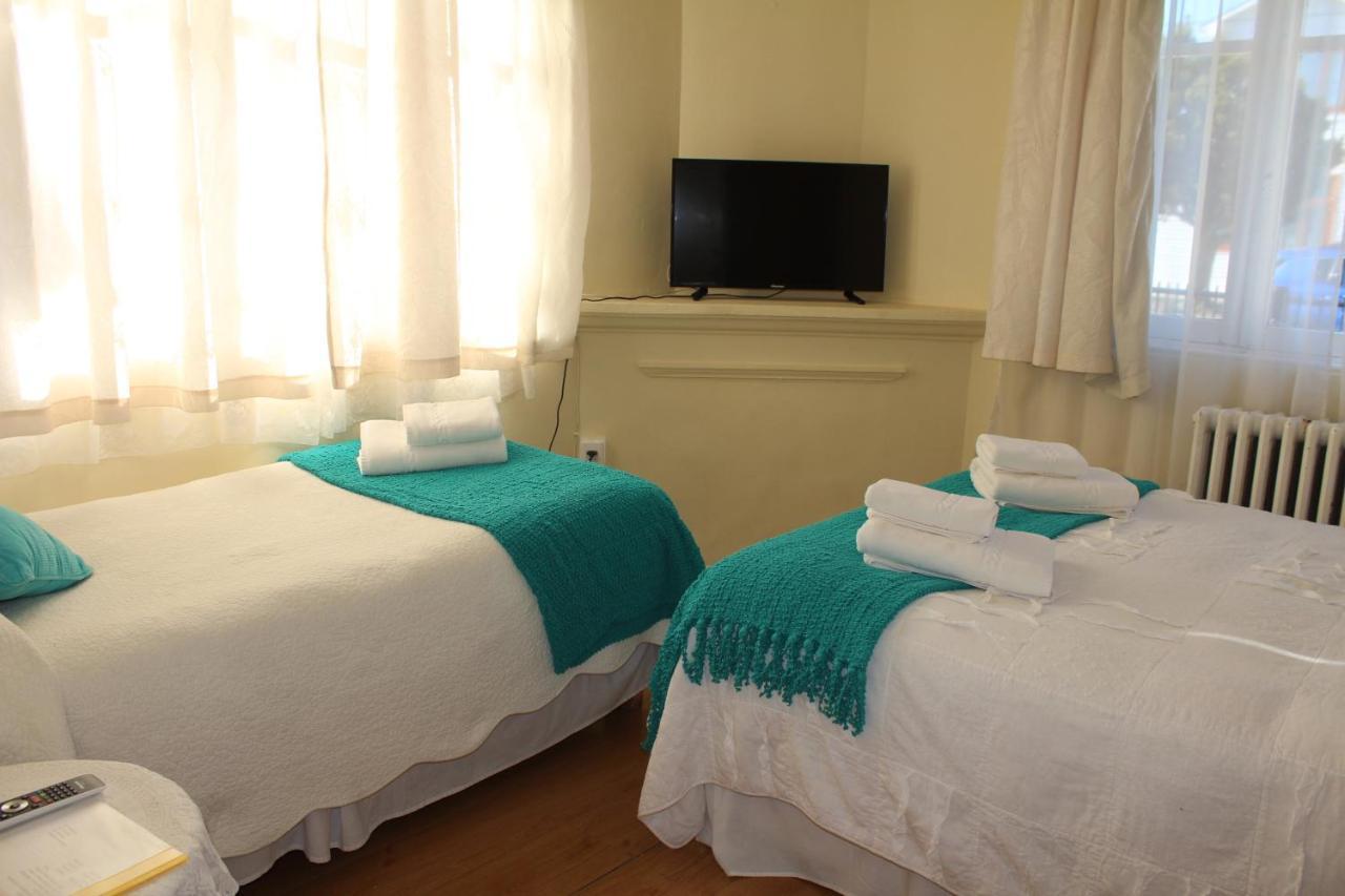 Hostal Y Cabanas Ainil 蓬塔阿雷纳斯 外观 照片