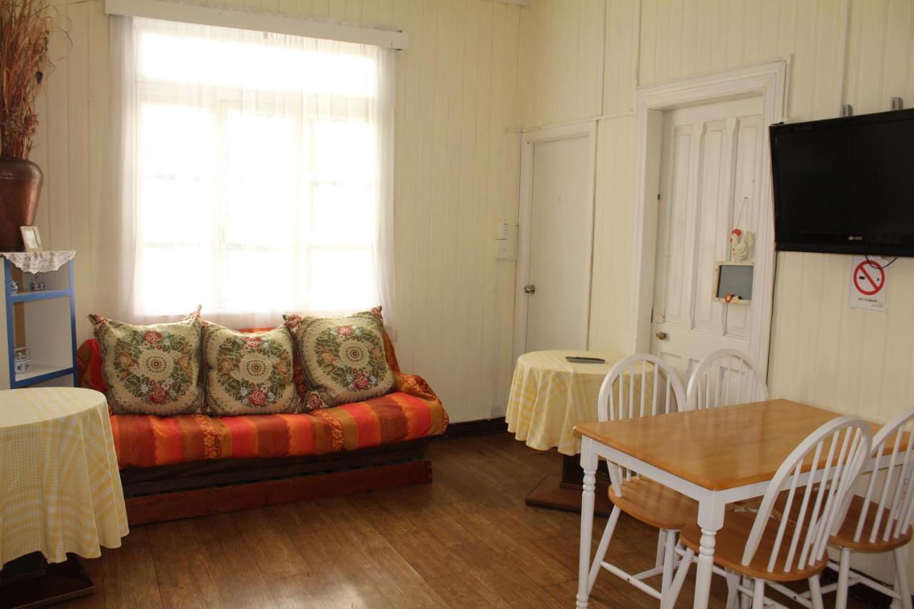 Hostal Y Cabanas Ainil 蓬塔阿雷纳斯 外观 照片