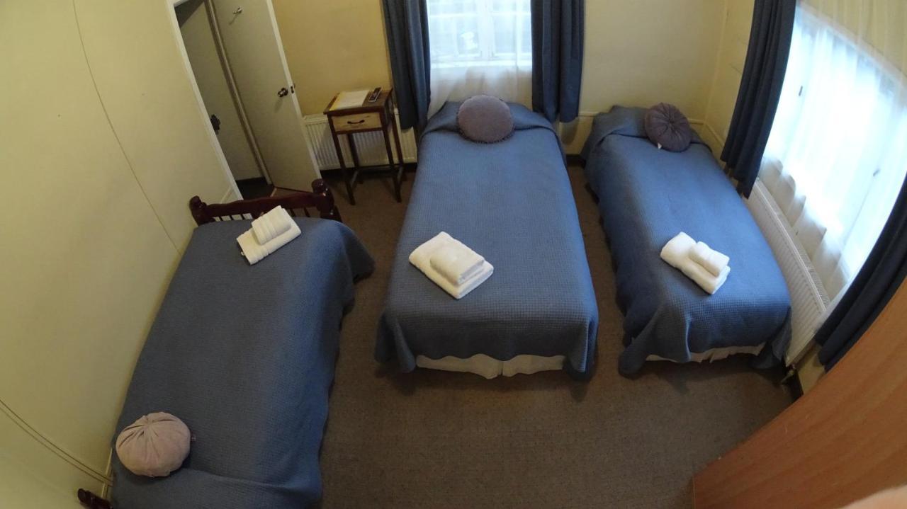 Hostal Y Cabanas Ainil 蓬塔阿雷纳斯 外观 照片