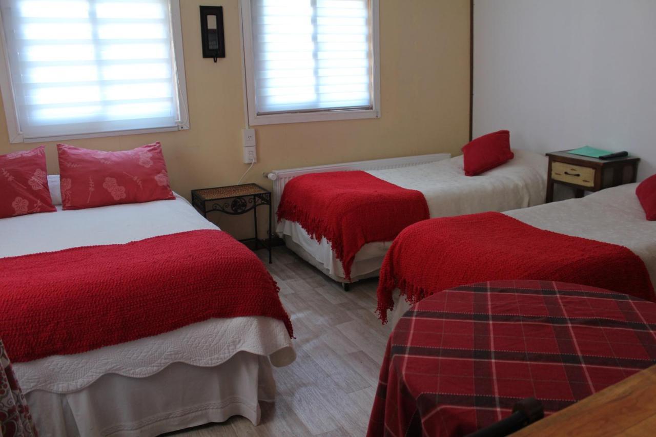 Hostal Y Cabanas Ainil 蓬塔阿雷纳斯 外观 照片